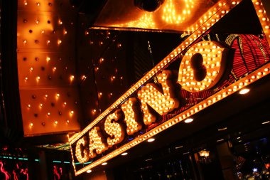 istanaimpian2 mobile platform overview showing live casino, sportsbook, and payment options